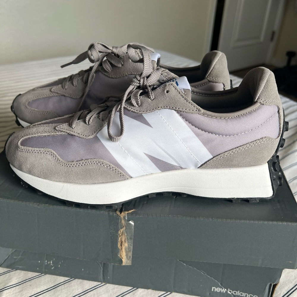 Brand New, New Balance Men's 327 Core Grey and White Sneakers